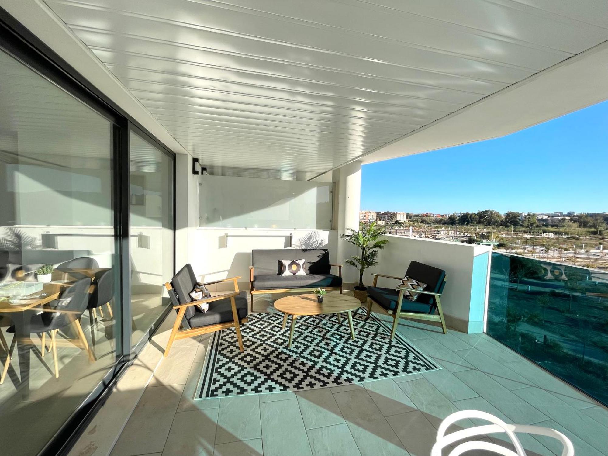 Three Bedroom Vacation Paradise Apartment *